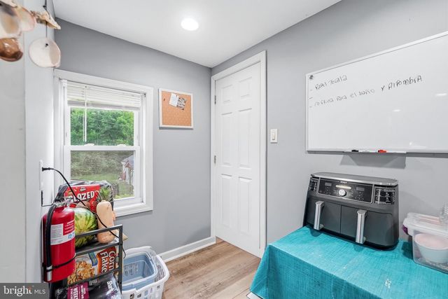 4 CREEKVIEW AVE, Bordentown, NJ 08620