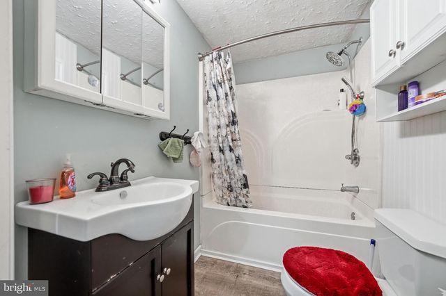 4 CREEKVIEW AVE, Bordentown, NJ 08620