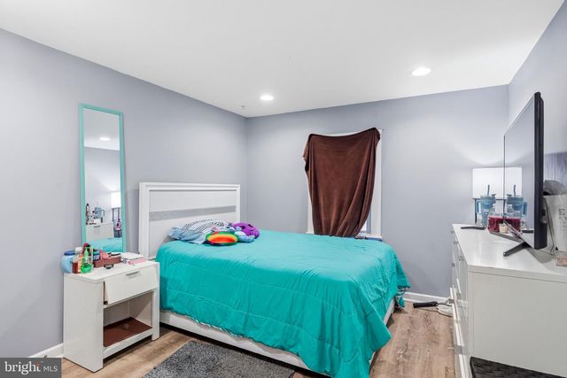 4 CREEKVIEW AVE, Bordentown, NJ 08620