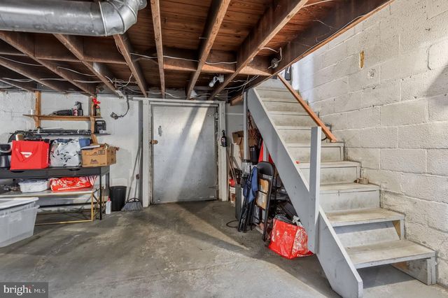 4 CREEKVIEW AVE, Bordentown, NJ 08620