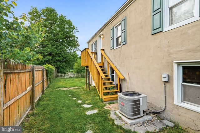 4 CREEKVIEW AVE, Bordentown, NJ 08620
