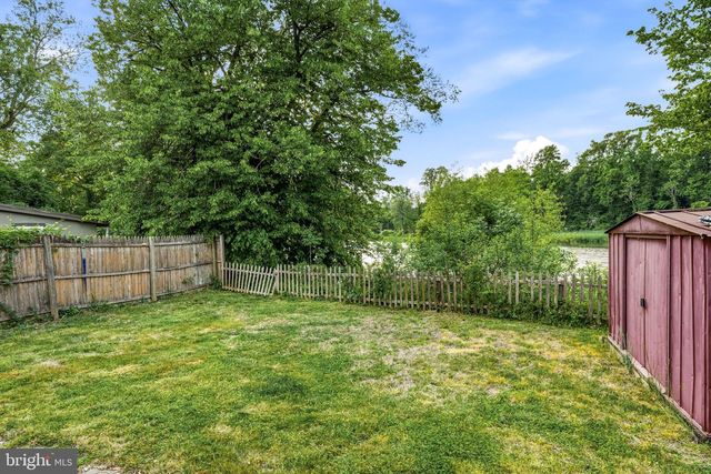 4 CREEKVIEW AVE, Bordentown, NJ 08620