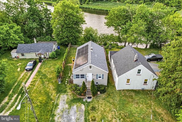 4 CREEKVIEW AVE, Bordentown, NJ 08620