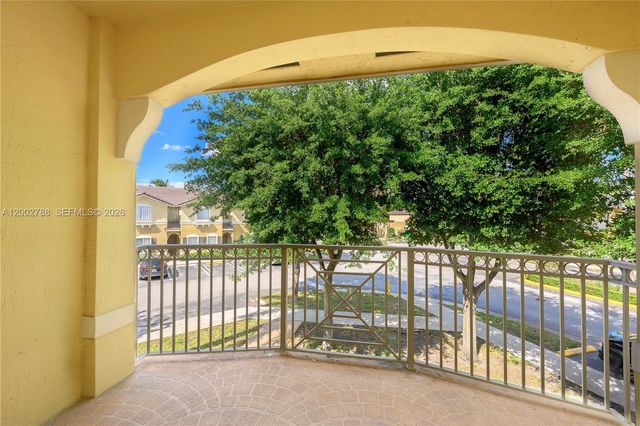 8964 W Flagler St 206, Miami, FL 33174