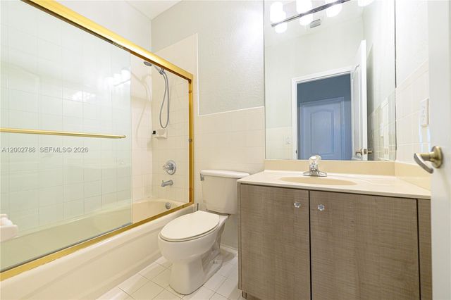 8964 W Flagler St 206, Miami, FL 33174