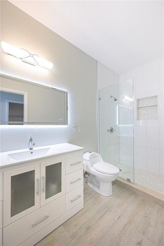 8964 W Flagler St 206, Miami, FL 33174