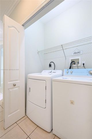 8964 W Flagler St 206, Miami, FL 33174