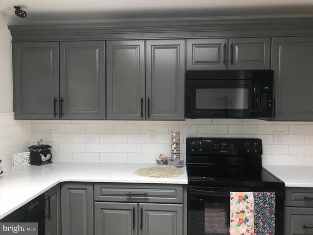 813 STONYBROOK DR, Blue Bell, PA 19422