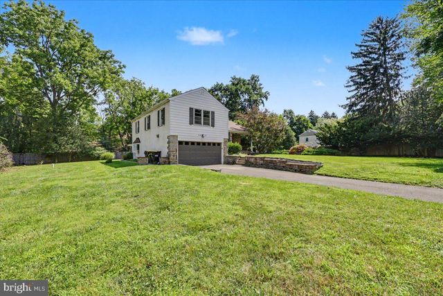 813 STONYBROOK DR, Blue Bell, PA 19422