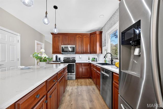 1330 Lake Hollow Drive, Defiance, MO 63341