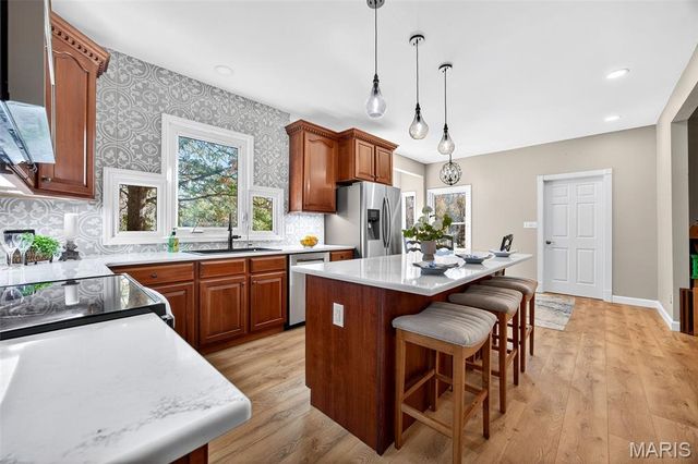 1330 Lake Hollow Drive, Defiance, MO 63341