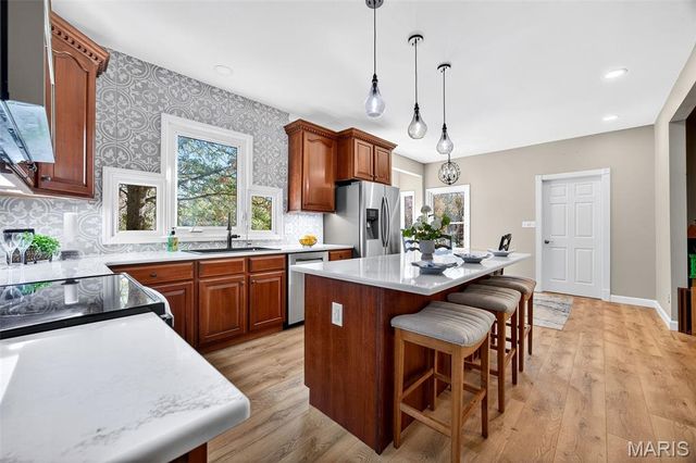 1330 Lake Hollow Drive, Defiance, MO 63341