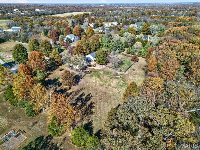 1330 Lake Hollow Drive, Defiance, MO 63341