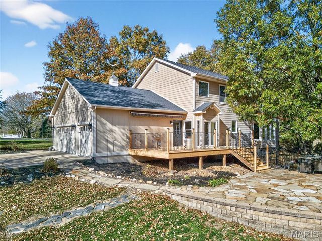 1330 Lake Hollow Drive, Defiance, MO 63341