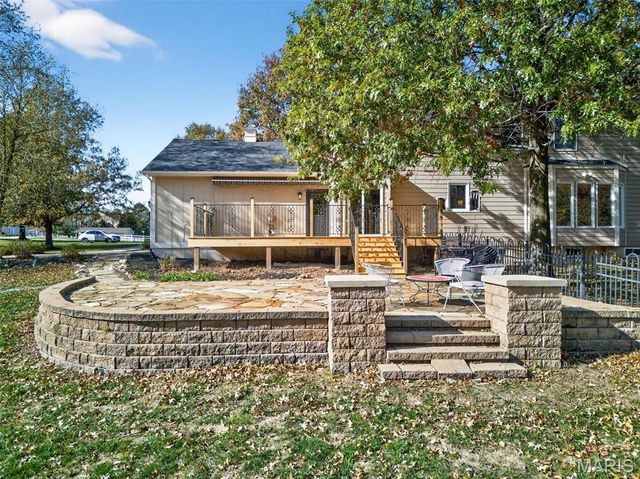 1330 Lake Hollow Drive, Defiance, MO 63341