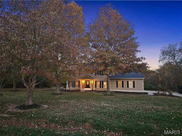 1330 Lake Hollow Drive, Defiance, MO 63341