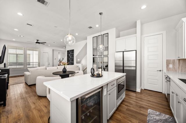 2718 Grand Fountains Drive G, Houston, TX 77054