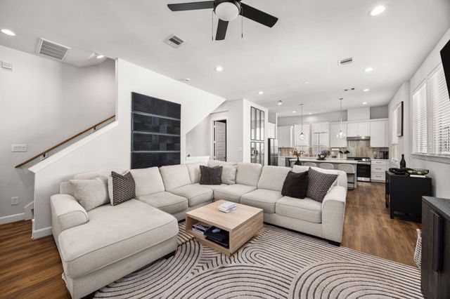 2718 Grand Fountains Drive G, Houston, TX 77054