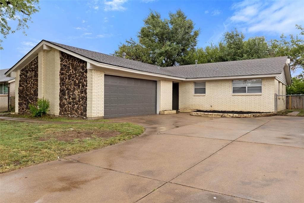 840 Fontana Lane, Del City, OK 73115