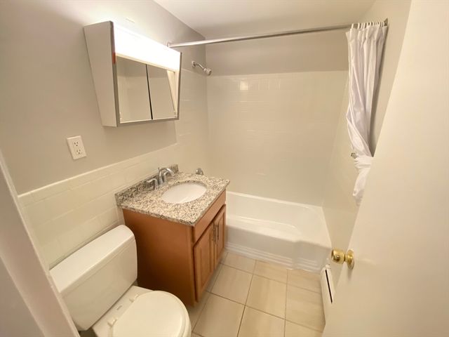 222 Babcock Street 2B, Brookline, MA 02446