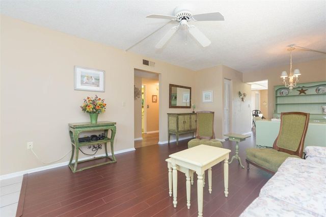 315 30 AVENUE W B201, Bradenton, FL 34205