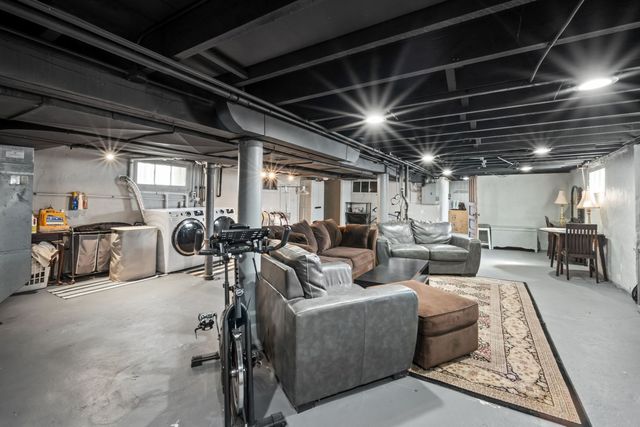 4333 Blanchan Avenue, Brookfield, IL 60513