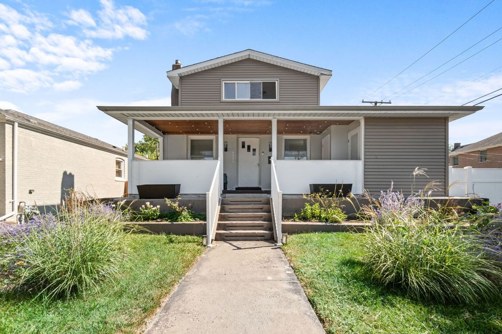 4333 Blanchan Avenue, Brookfield, IL 60513