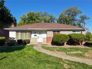 1304 Bower Hill, Mt Lebanon, PA 15243