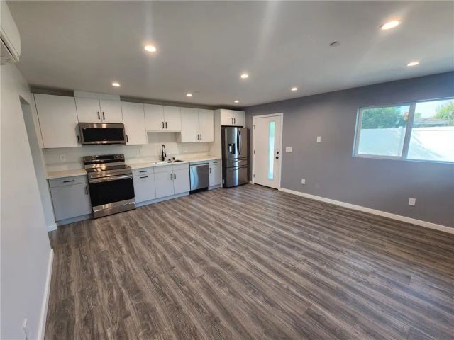 9033 Lindley Avenue, Northridge, CA 91325