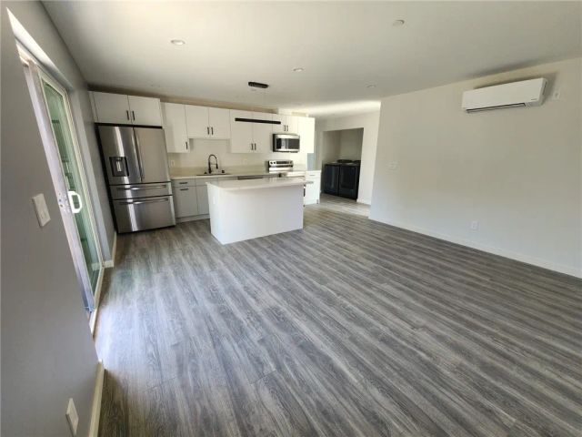 9033 Lindley Avenue, Northridge, CA 91325