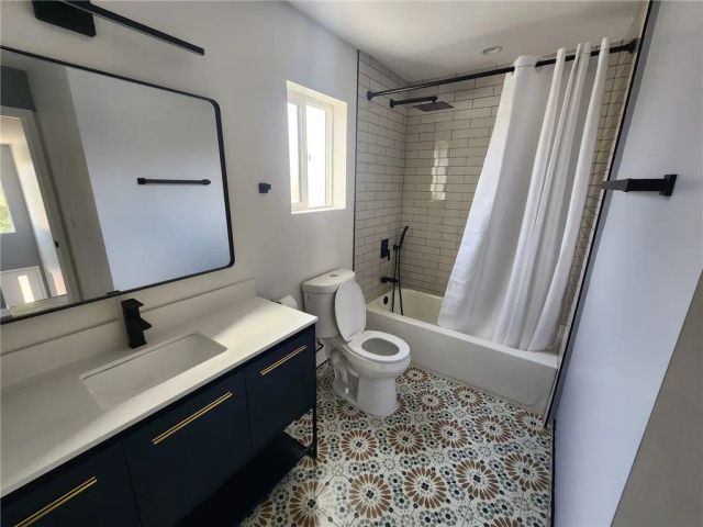 9033 Lindley Avenue, Northridge, CA 91325