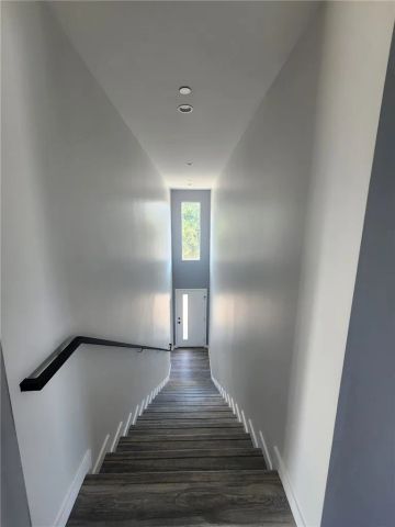 9033 Lindley Avenue, Northridge, CA 91325