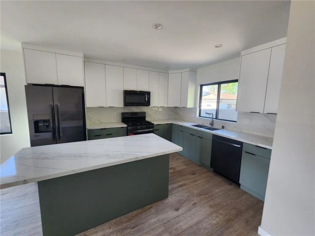 9033 Lindley Avenue, Northridge, CA 91325