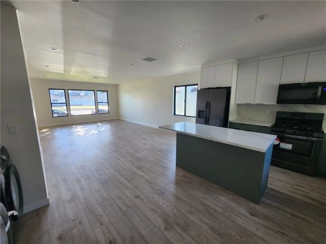 9033 Lindley Avenue, Northridge, CA 91325