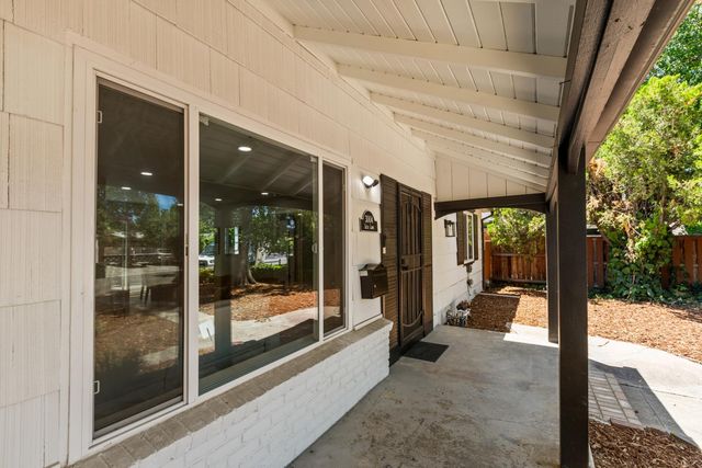 3004 Leta Ln, Sacramento, CA 95821