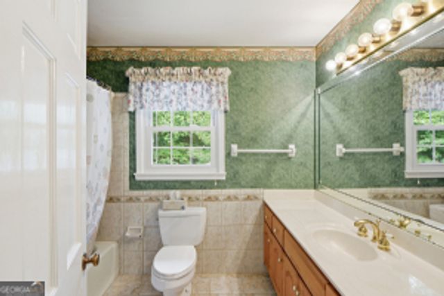 2355 N Peachtree Way, Dunwoody, GA 30338