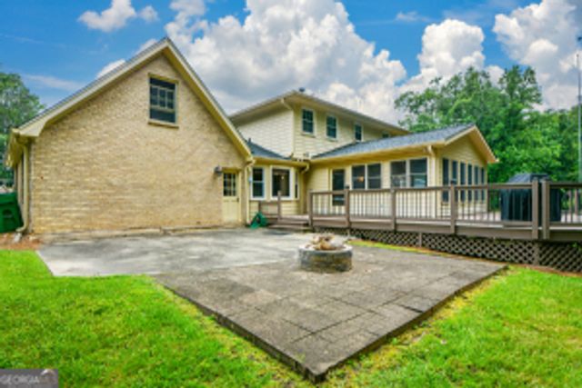 2355 N Peachtree Way, Dunwoody, GA 30338