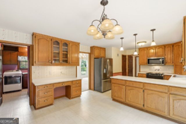 2355 N Peachtree Way, Dunwoody, GA 30338