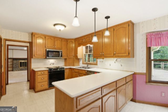 2355 N Peachtree Way, Dunwoody, GA 30338