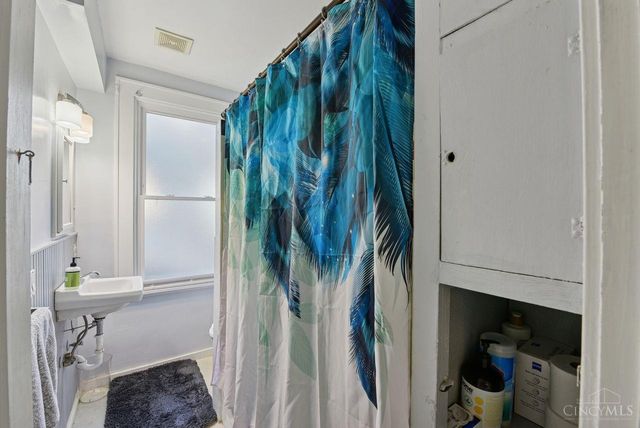 2824 Montana Avenue, Cincinnati, OH 45211