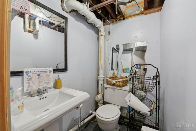 2824 Montana Avenue, Cincinnati, OH 45211