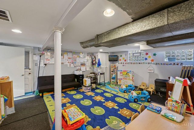 2824 Montana Avenue, Cincinnati, OH 45211