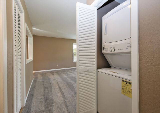 6611 Wayne Johnson Avenue, Hitchcock, TX 77563