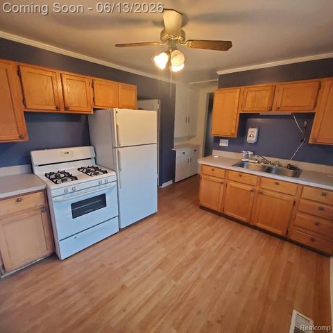 675 E Beverly Avenue, Pontiac, MI 48340