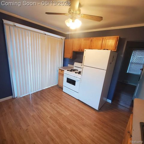 675 E Beverly Avenue, Pontiac, MI 48340