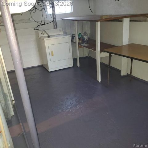 675 E Beverly Avenue, Pontiac, MI 48340