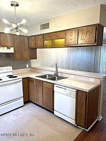 4643 BARNES Road, Jacksonville, FL 32207
