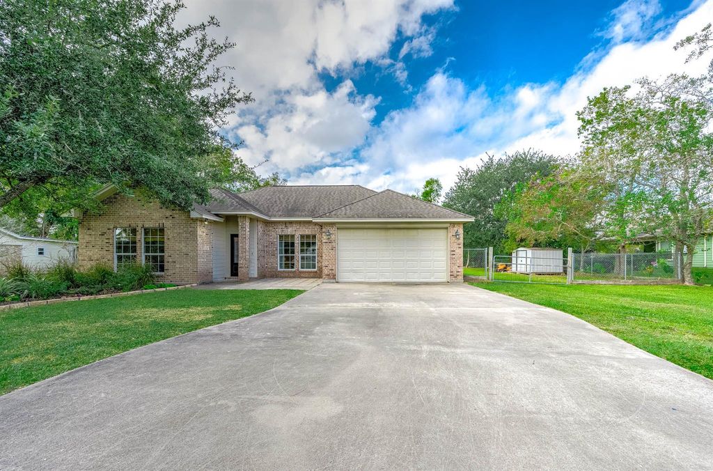 2620 Mary Lane, League City, TX 77539