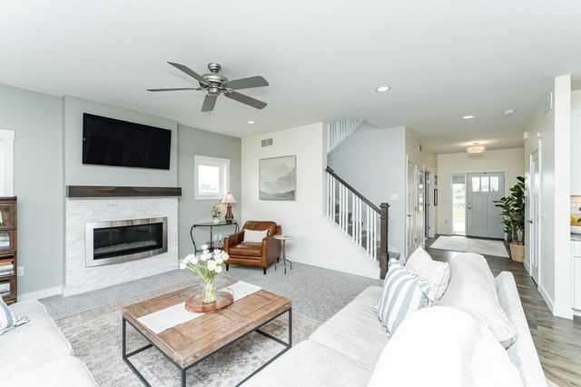 927 Southwell Enclave NE, Byron, MN 55920