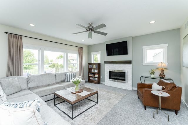 927 Southwell Enclave NE, Byron, MN 55920